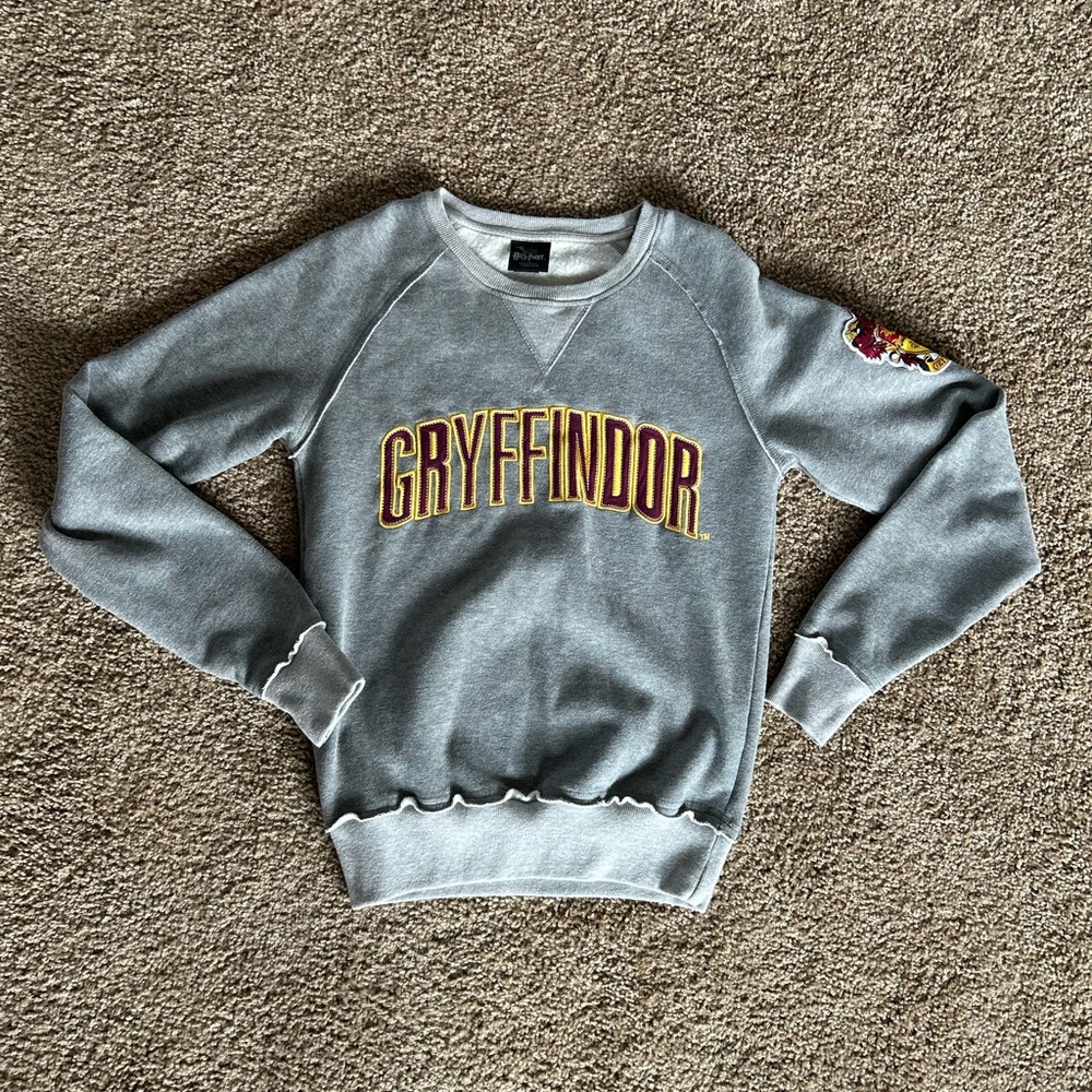 Harry Potter Gryffindor Sweatshirt Womens XSmall XS Gray Embroidered Universal